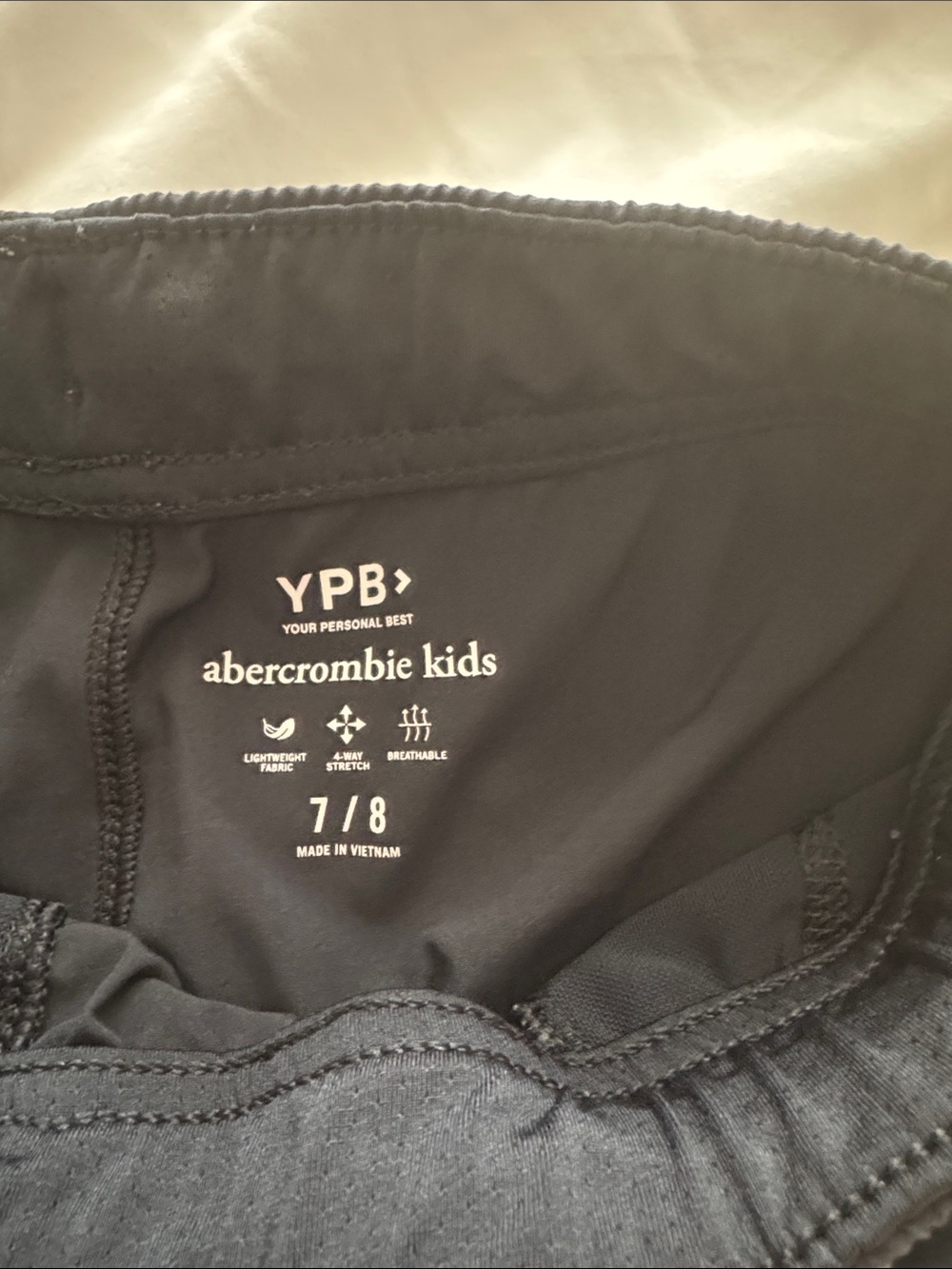 Abercrombie Boy’s Black Athletic Drawstring Shorts, Size 7/8 - Picture 2 of 3